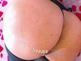 Anngie_