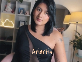 ariartis Salopes de 18 ans