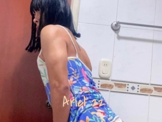 ariel_22 Salopes de 18 ans