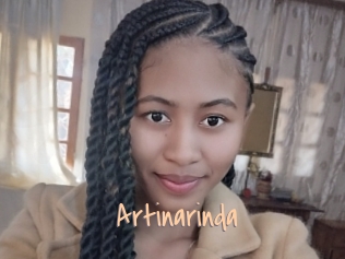 artinarinda Salopes de 18 ans