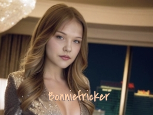 bonniefricker Salopes de 18 ans