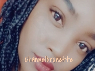 Channelbrunette
