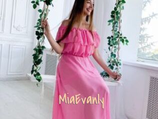 MiaEvanly