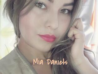 Mia_Daniels