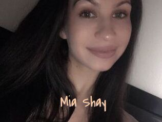 Mia_Shay