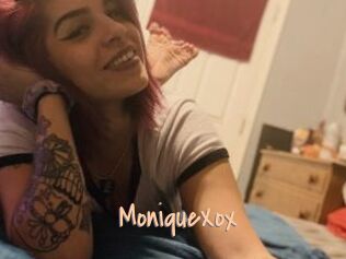 MoniqueXox