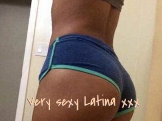 Very_sexy_Latina_xxx