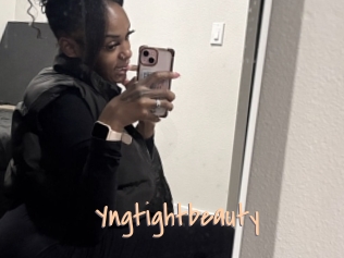 yngtightbeauty Salopes de 18 ans